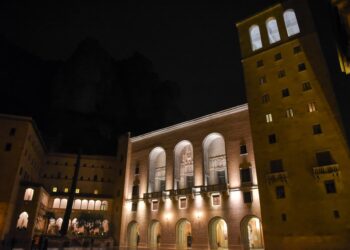 La nueva iluminación de la abadía de MontserratALBERTO PAREDES / EUROPA PRESS