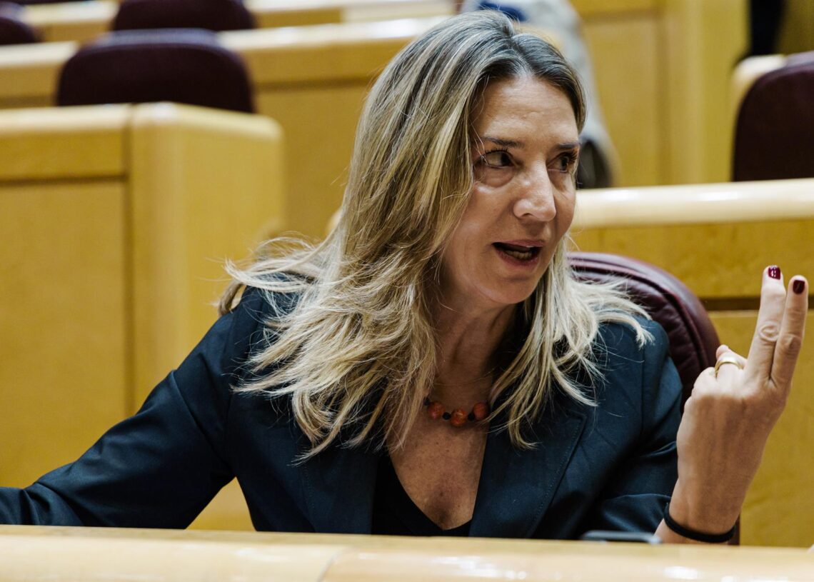 La portavoz del PP en el Senado, Alicia García, interviene durante una sesión plenaria, en el Senado, a 22 de octubre de 2025, en Madrid (España). El pleno debate la propuesta del Grupo Popular para plantear un conflicto de atribuciones con el Gobierno poCarlos Luján - Europa Press