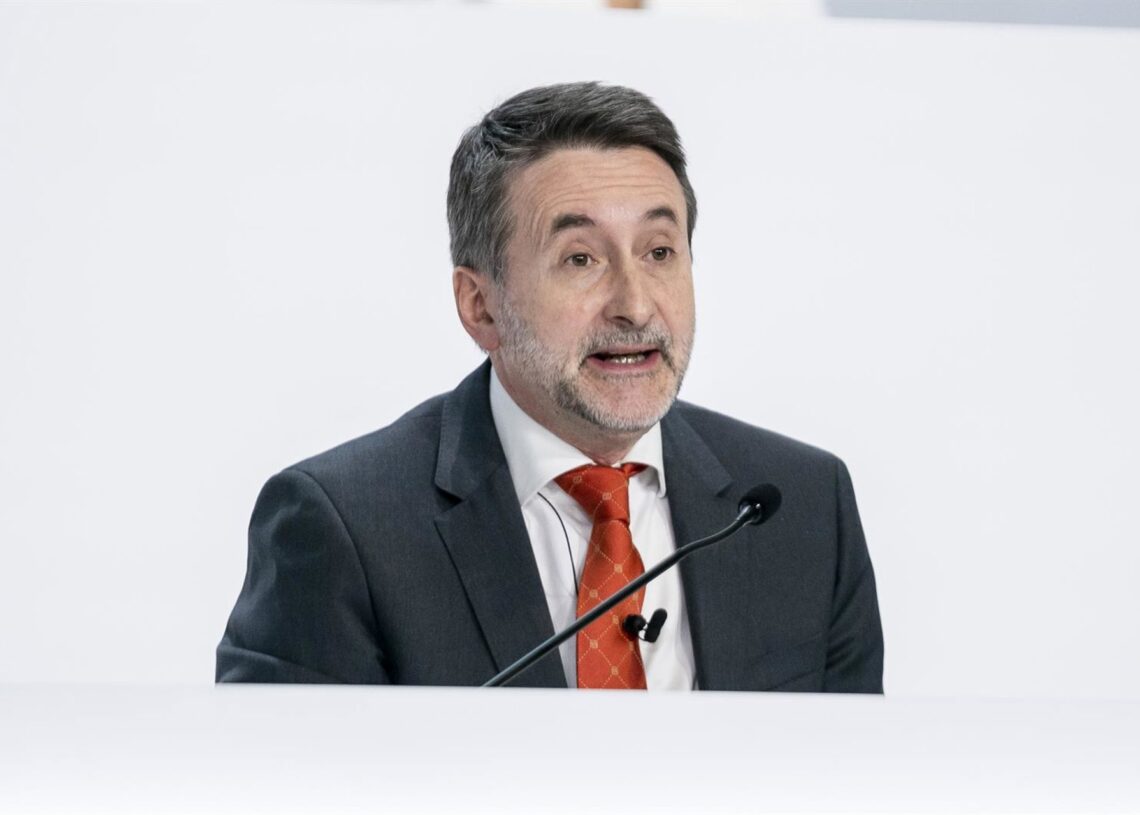 Archivo - El consejero delegado de Repsol, Josu Jon Imaz, interviene durante la Junta General de Accionistas de Repsol, en el Palacio Municipal de Congresos de Campo de las Naciones, a 6 de mayo de 2022, en Madrid (España). Repsol celebra su Junta GeneralA. Pérez Meca - Europa Press - Archivo