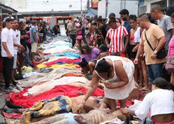 Decenas de fallecidos tras el operativo policial en los barrios de favelas de Penha y Alemao, en Río de Janeiro.Europa Press/Contacto/Jose Lucena