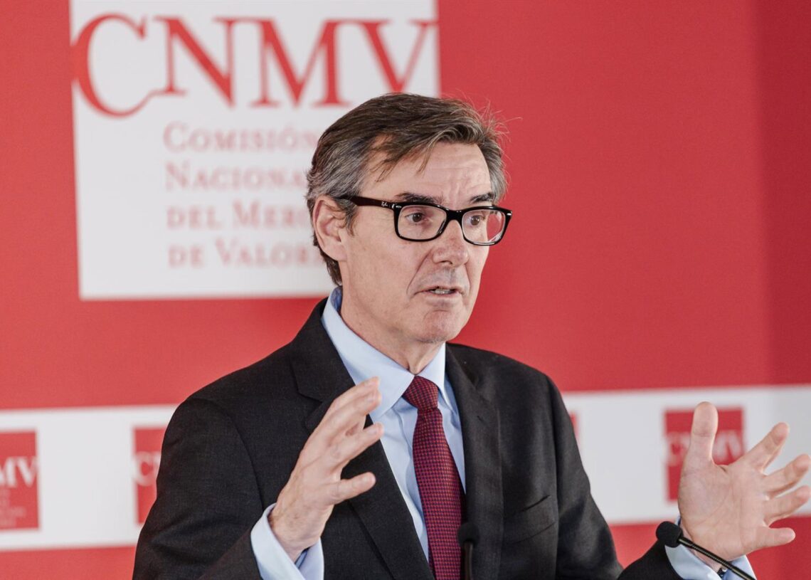 Archivo - El presidente de la CNMV, Carlos San Basilio, interviene durante la presentación del plan de actividades para 2025, en la sede de la Comisión Nacional del Mercado de Valores (CNMV), a 26 de febrero de 2025, en Madrid (España). Carlos Luján - Europa Press - Archivo