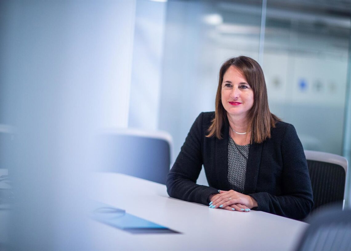 La directora de la Sucursal de Cecabank  en Luxemburgo, Brenda Bol.JAVIER VALEIRO/CECABANK