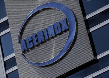 Archivo - Detalle del logo de Acerinox en el edificio de su sede en Madrid (España)Eduardo Parra - Europa Press - Archivo
