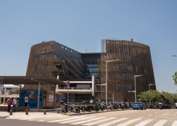 Archivo - Fachada del edificio del Parque de Recerca Biomédica de Barcelona (PRBB), a 11 de julio de 2024, en Barcelona, Catalunya (España). David Zorrakino - Europa Press - Archivo