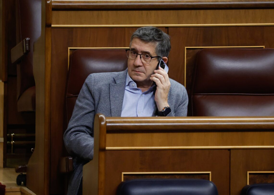 El portavoz del PSOE, Patxi López, durante un pleno del Congreso de los DiputadosAlejandro Martínez Vélez - Europa Press
