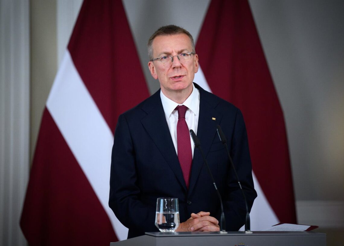 Archivo - El presidente de Letonia, Edgars Rinkevics, en una rueda de prensa desde Riga.Bernd von Jutrczenka/dpa - Archivo