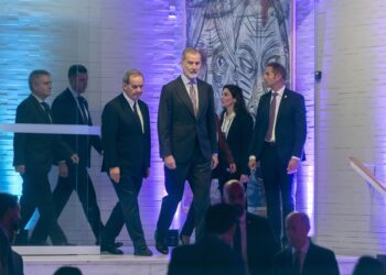 El Rey Felipe VI (c) a su llegada al Congreso Futuro Iberoamericano, en Casa América, a 31 de octubre de 2025, en Madrid (España). Organizado por la Secretaría General Iberoamericana (SEGIB) y la Fundación Encuentros del Futuro (FEF)Alberto Ortega - Europa Press
