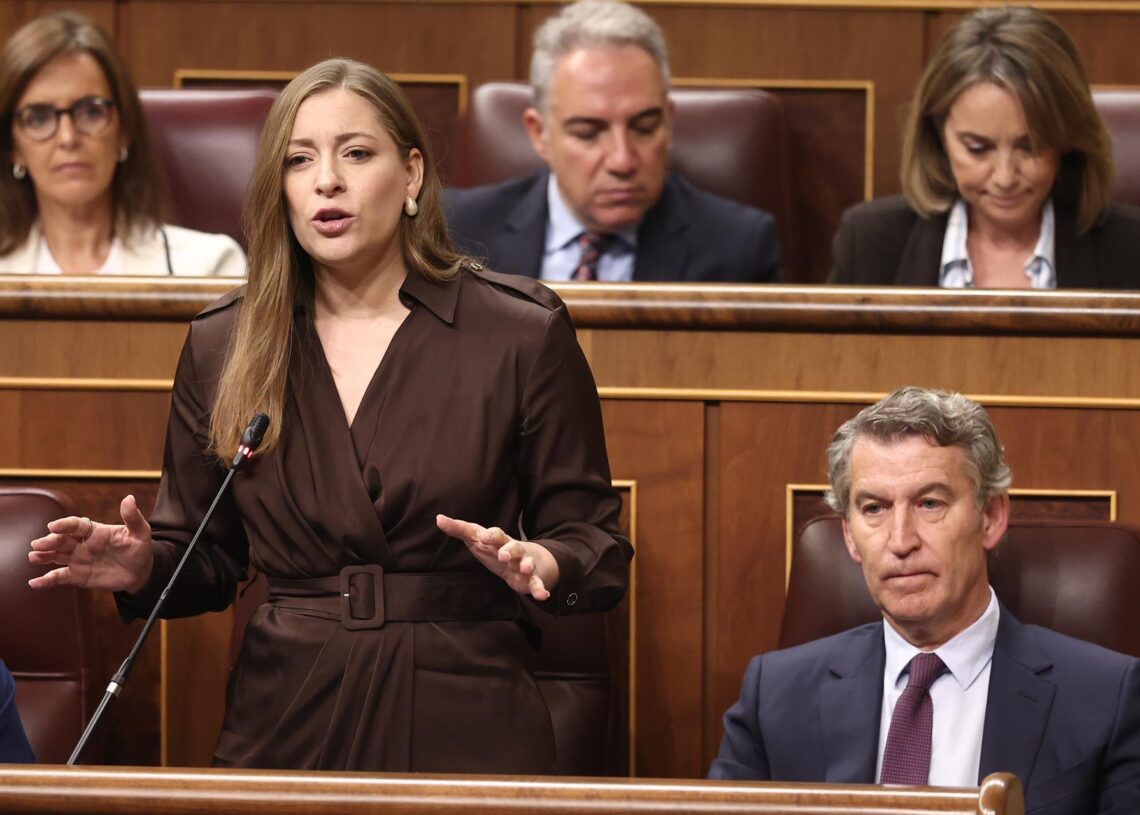 La portavoz del PP en el Congreso, Ester Muñoz, interviene durante una sesión de control al Gobierno, en el Congreso de los DiputadosEduardo Parra - Europa Press