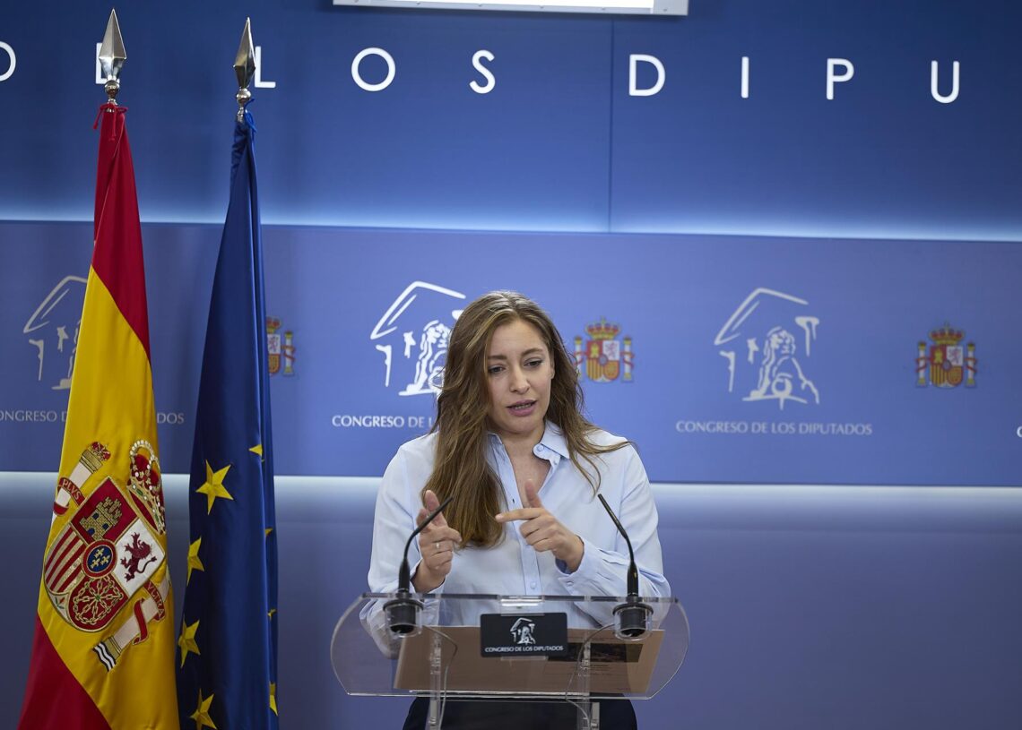 La portavoz del PP en el Congreso, Ester Muñoz, ofrece una rueda de prensa en el Congreso de los Diputados, a 21 de octubre de 2025, en Madrid (España).Jesús Hellín - Europa Press