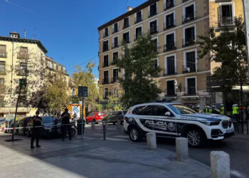 Once dotaciones de Bomberos trabajan en el derrumbe parcial de un edificio en la zona de Ópera
- EUROPA PRESS