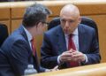 Foto de archivo del ministro de la Presidencia, Justicia y Relaciones con las Cortes, Félix Bolaños, y el secretario de Estado de Relaciones con las Cortes, Rafael Simancas (d), durante la sesión de control al Gobierno en el Senado el 29 de octubre de 2024 | ALBERTO ORTEGA (EUROPA PRESS)
