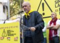El secretario general de CCOO, Unai Sordo, ofrece declaraciones durante la concentración Siniestralidad 0 frente a la sede de la CEOE, a 16 de octubre de 2025, en Madrid (España). Los sindicatos CCOO y UGT han convocado la concentración para exigir "siniestralidad cero" tras el fallecimiento de cuatro trabajadores en el derrumbe de un edificio en la calle Hileras.

Eduardo Parra / Europa Press
16/10/2025