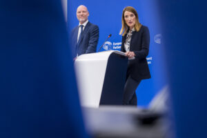 Bruselas cambia sus mayorías: aprueba con la ultraderecha la reducción de los criterios de sostenibilidad para empresas