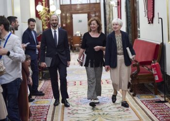 (Foto de ARCHIVO)
El vicepresidente de la Mesa del Congreso, Alfonso Rodríguez de Celis, la presidenta de la mesa del Congreso, Francina Armengol y la secretaria segunda de la Mesa del Congreso, Isaura Leal Fernández, a su llegada a la reunión de la Mesa del Congreso de los Diputados, a 21 de octubre de 2025, en Madrid (España).
Jesús Hellín / Europa Press
21/10/2025