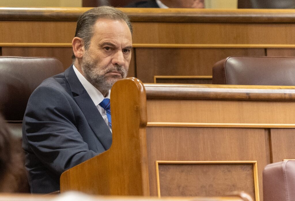 Imagen de archivo del diputado José Luis Ábalos, durante una sesión de control al Gobierno, en el Congreso de los Diputados | Eduardo Parra (Europa Press).