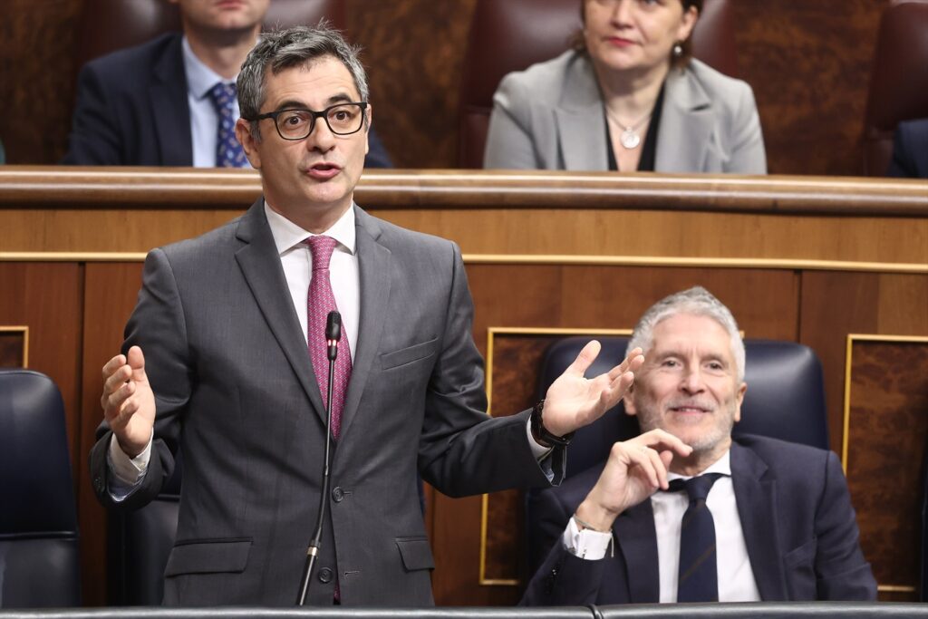 El ministro de la Presidencia, Justicia y Relaciones con las Cortes, Félix Bolaños, interviene durante una sesión de control al Gobierno, en el Congreso de los Diputados | Eduardo Parra (Europa Press).