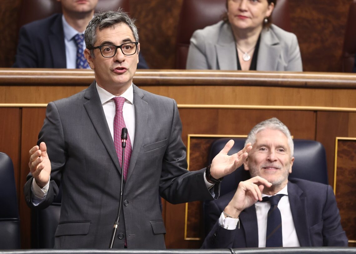 El ministro de la Presidencia, Justicia y Relaciones con las Cortes, Félix Bolaños, interviene durante una sesión de control al Gobierno, en el Congreso de los Diputados | Eduardo Parra (Europa Press).