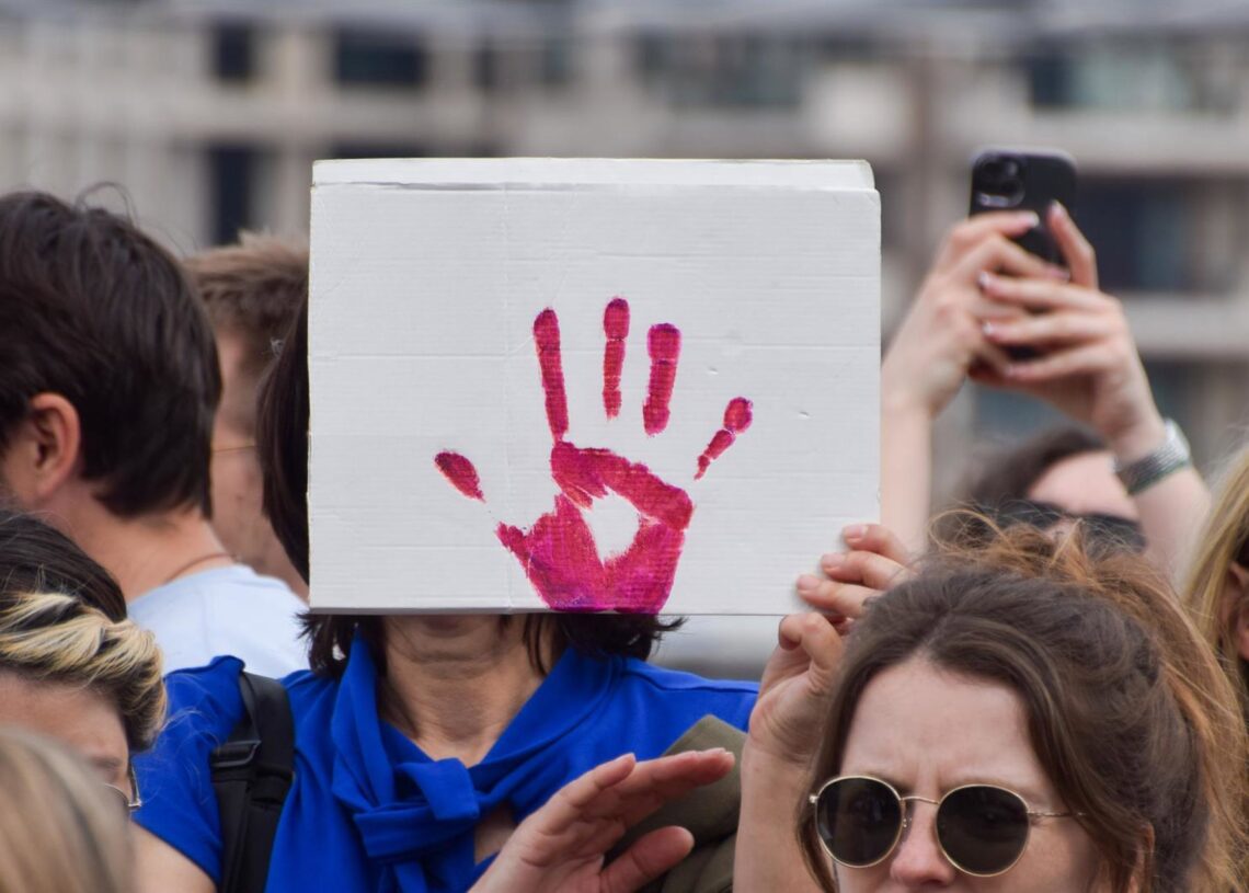 Archivo - Imagen de archivo de una manifestación de la diáspora serbia en Londres en solidaridad con las protestas antigubernamentales en Serbia tras la tragedia de Novi SadEuropa Press/Contacto/Vuk Valcic - Archivo