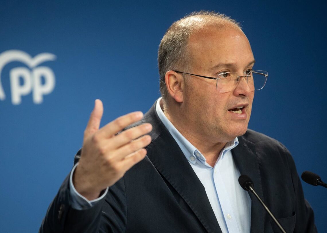 El secretario general del Partido Popular, Miguel Tellado, ofrece una rueda de prensa en la sede del PP, a 4 de octubre de 2025, en Madrid (España).Alejandro Martínez Vélez - Europa Press