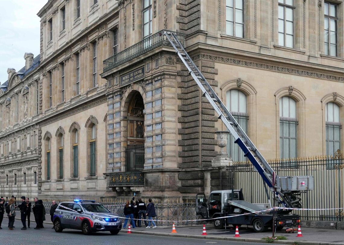 Robo en el Museo del Louvre de ParísDimitar Dilkoff/AFP/dpa