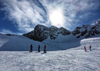 Archivo - Montañas en el Tirol (archivo)Europa Press/Contacto/Sachelle Babbar - Archivo