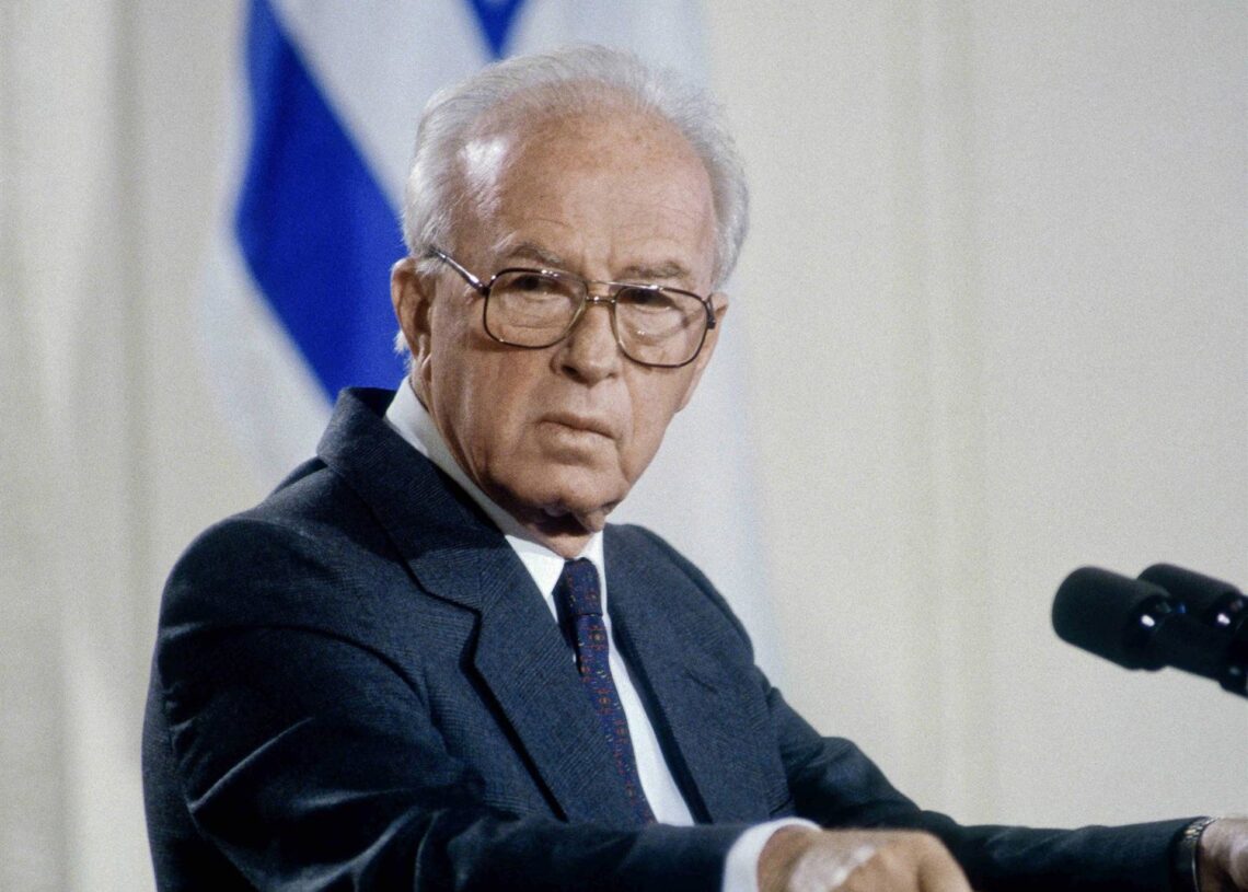 Archivo - El ex primer ministro de Israel, Isaac Rabin, en 1994 (archivo).Europa Press/Contacto/Mark Reinstein - Archivo