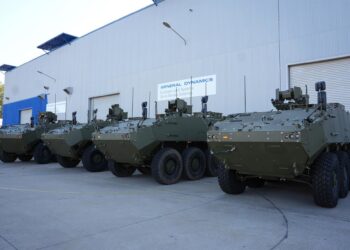 Archivo - Demostración dinámica de los primeros Vehículos de Combate de Zapadores (VCZAP) “Castor” y Vehículos de Combate de Ruedas (VCR) 8x8 Dragón en la Fábrica de Santa Bárbara Sistemas.María José López - Europa Press - Archivo