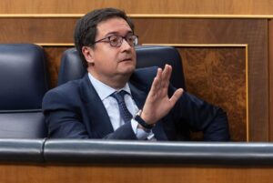 La ley de ‘lobbies’ llega a comisión con Junts dispuesto a votarla en contra