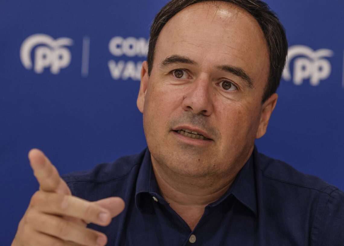 Archivo - El secretario general del PPCV, Juanfran Llorca, durante una entrevista para Europa Press. Rober Solsona - Europa Press - Archivo