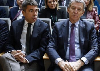 Archivo - El presidente de la Generalitat valenciana, Carlos Mazón, y el líder del PP, Alberto Núñez Feijóo. ARCHIVO. EUROPA PRESS - Archivo