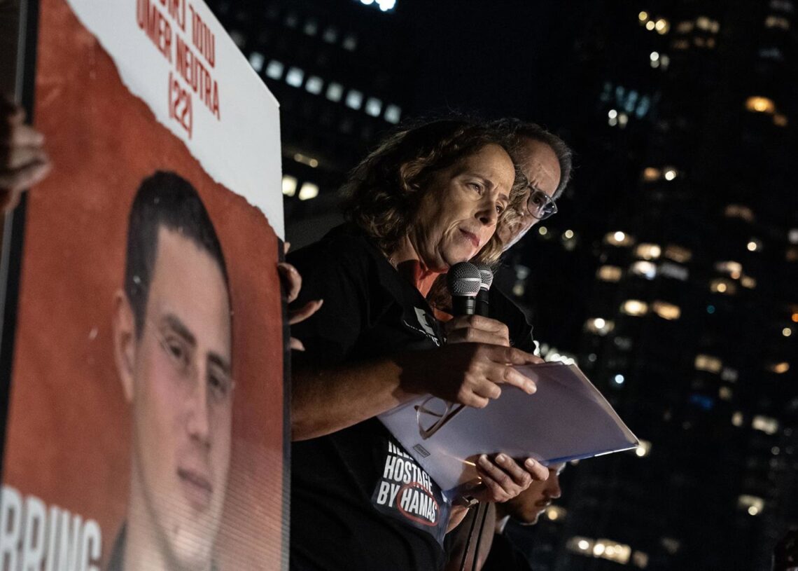 Archivo - Los padres de Omer Neutra, Orna y Ronan NeutraEuropa Press/Contacto/Lev Radin - Archivo