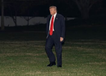 El presidente de Estados Unidos, Donald Trump, a su llegada a la Casa BlancaEuropa Press/Contacto/Joey Sussman