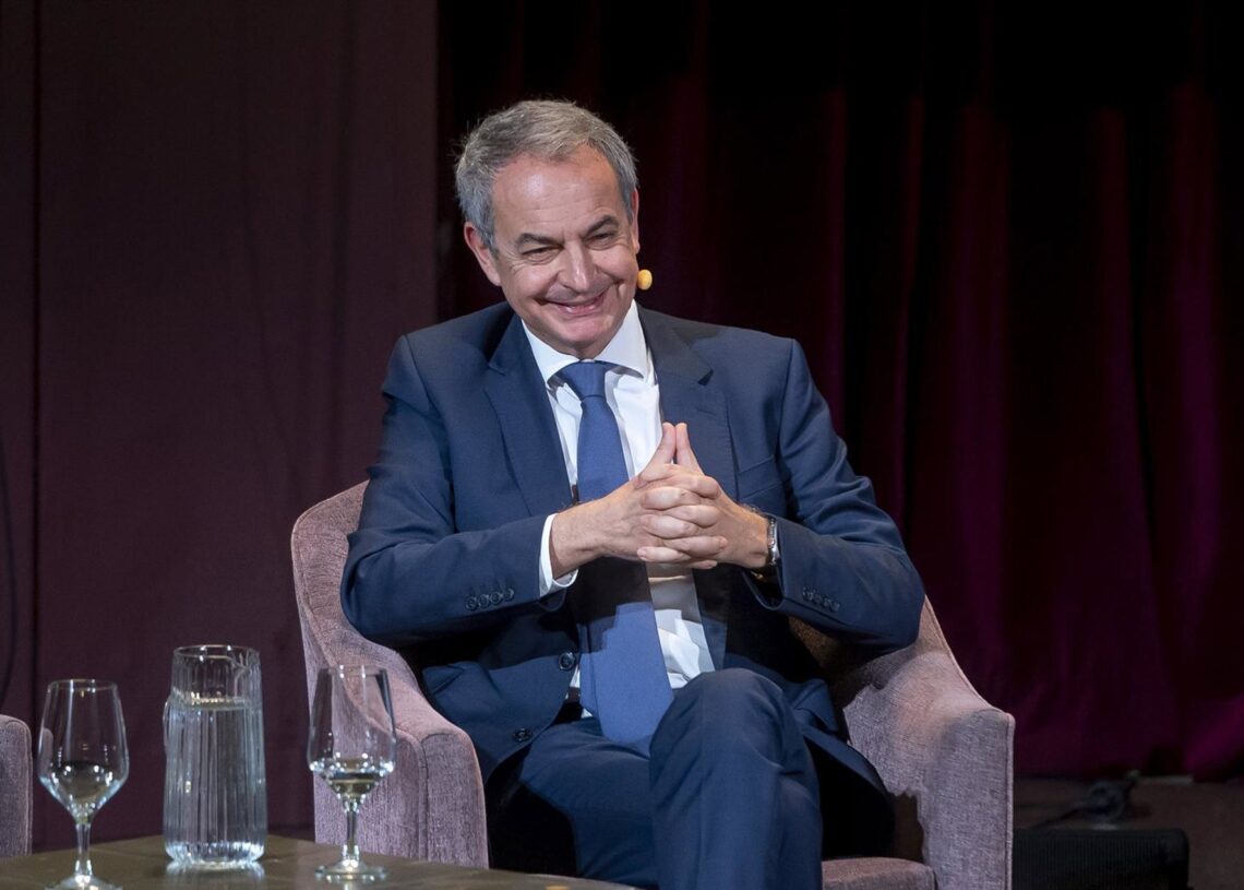 El expresidente del Gobierno José Luis Rodríguez Zapatero participa en ‘Los Desayunos del Ateneo’, en el Ateneo de Madrid, a 3 de noviembre de 2025, en Madrid (España).Alberto Ortega - Europa Press