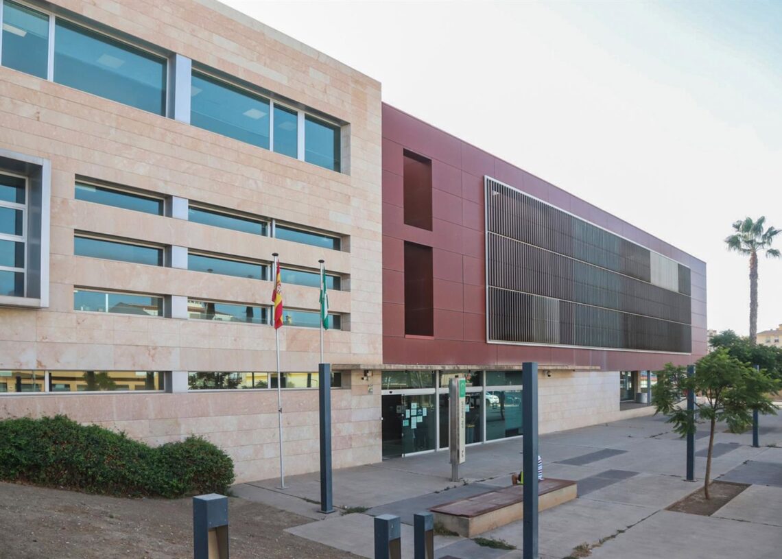 Archivo - Fachada de los juzgados de Vélez-Málaga.Álex Zea - Europa Press - Archivo