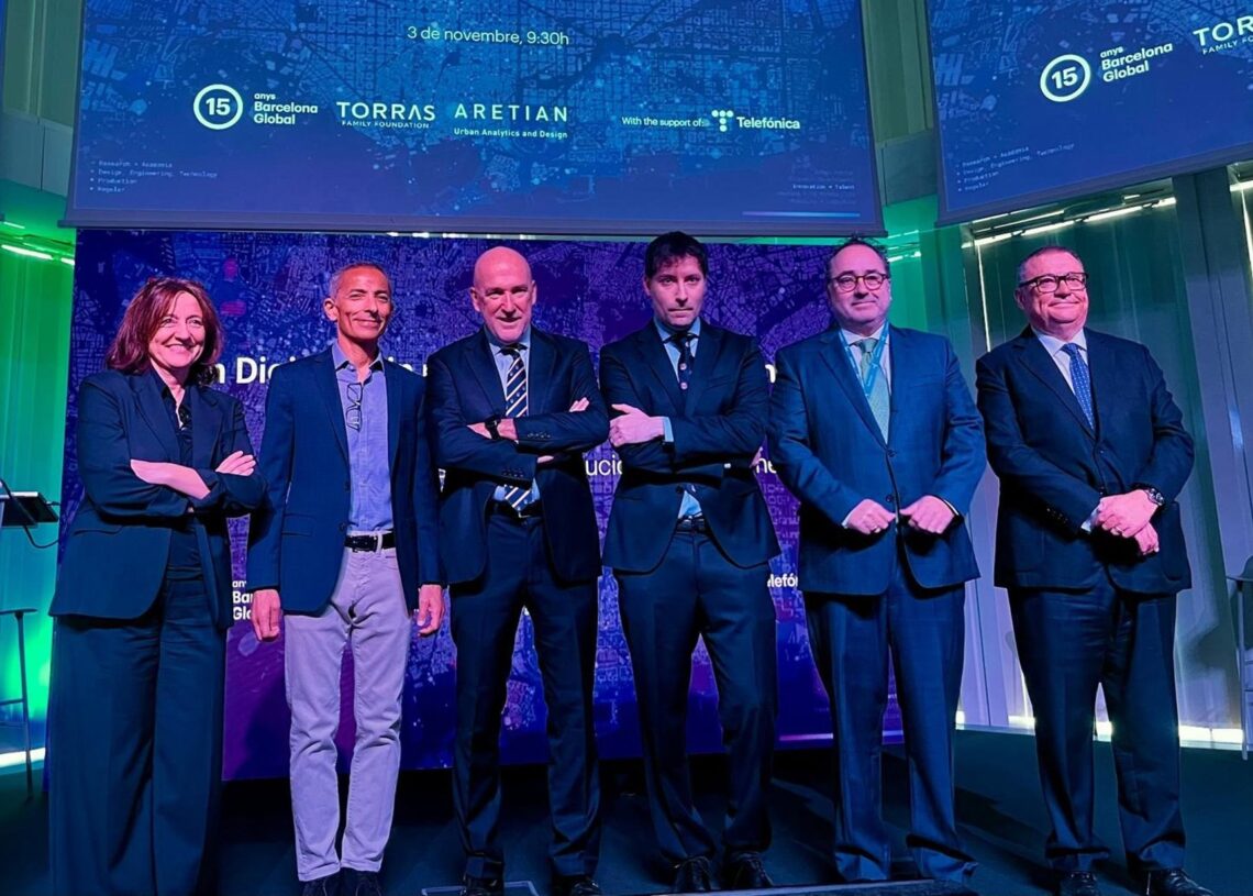 El director de Espacios inteligentes en Nvidia, Jumbi Edulbehram; el presidente de la Fundació Torras, Igancio Torras; el ceo de Aretian, Ramon Gras; el director general de Telefónica, Chema Casa, y el presidente de Barcelona Global, Ramon AgenjoEUROPA PRESS