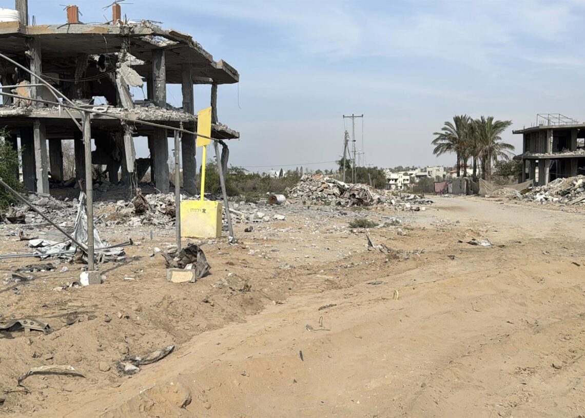 Un bloque colocado por el Ejército de Israel para marcar la 'línea amarilla' a la que se replegaron sus tropas en Deir al Balá, en el centro de la Franja de Gaza (archivo)Europa Press/Contacto/Ahmed Ibrahim