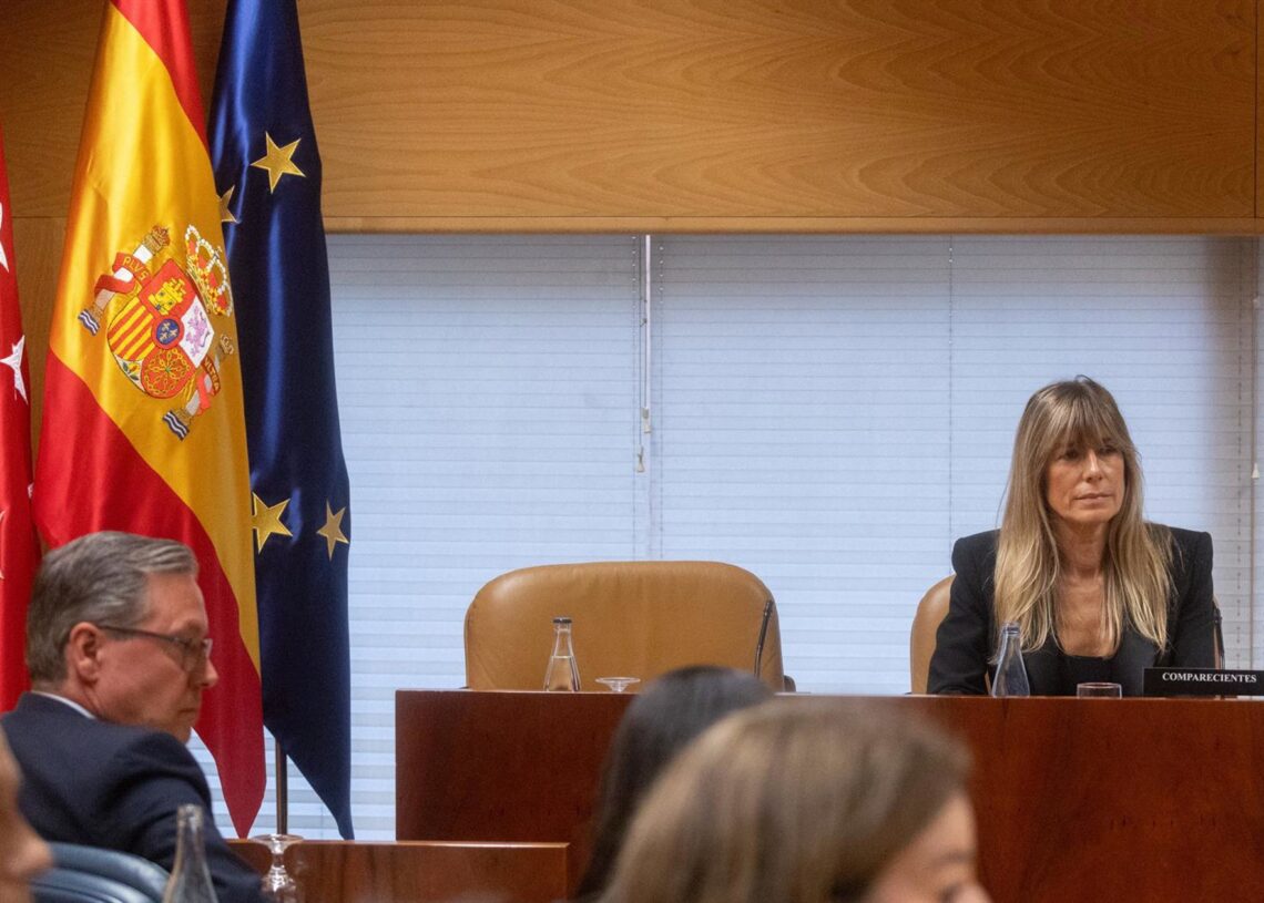 Archivo - La esposa del presidente del Gobierno, Begoña Gómez, durante una comisión de investigación en la Asamblea de Madrid, a 13 de noviembre de 2024, en Madrid (España). Eduardo Parra - Europa Press - Archivo