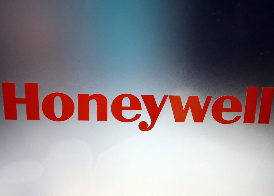 Archivo - FILED - 05 January 2014, US, Las Vegas: The logo of company Honeywell is pictured at the consumer electronics show CES in Las Vegas. Honeywell International said on Wednesday that it will initiate a voluntary tender offer to acquire Civitanavi SBritta Pedersen/dpa - Archivo