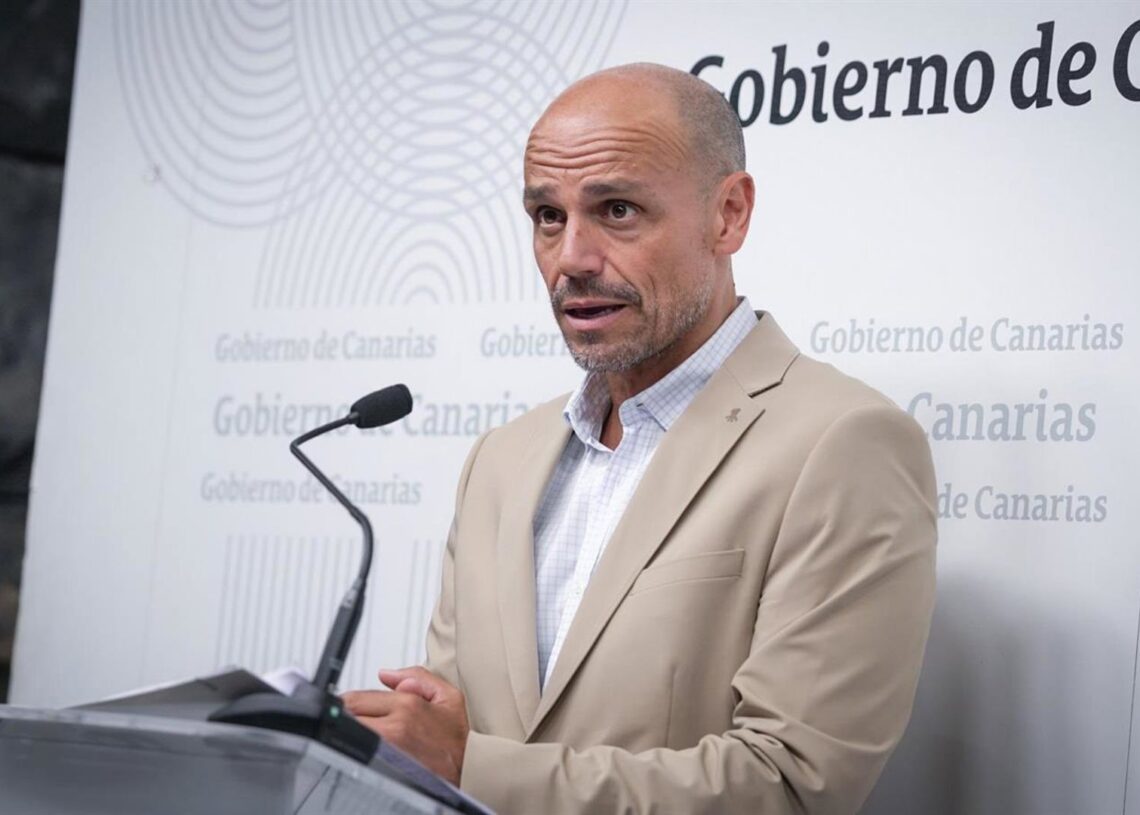 Archivo - El portavoz del Gobierno de Canarias, Alfonso Cabello, en rueda de prensaGOBIERNO DE CANARIAS - Archivo