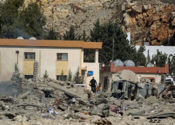 Daños por un bombardeo del Ejército de Israel contra una cementera en Líbano a pesar del alto el fuego pactado en noviembre de 2024 (archivo)Europa Press/Contacto/Marwan Naamani