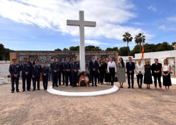 La AGA recuerda a los caídos por España con un acto en el recinto militar del cementerio de San JavierAYUNTAMIENTO DE SAN JAVIER