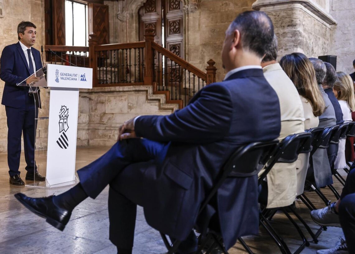 El presidente de la Generalitat valenciana, Carlos Mazón, durante una declaración institucional, en el Palau de la Generalitat, a 3 de noviembre de 2025, en ValenciaRober Solsona - Europa Press