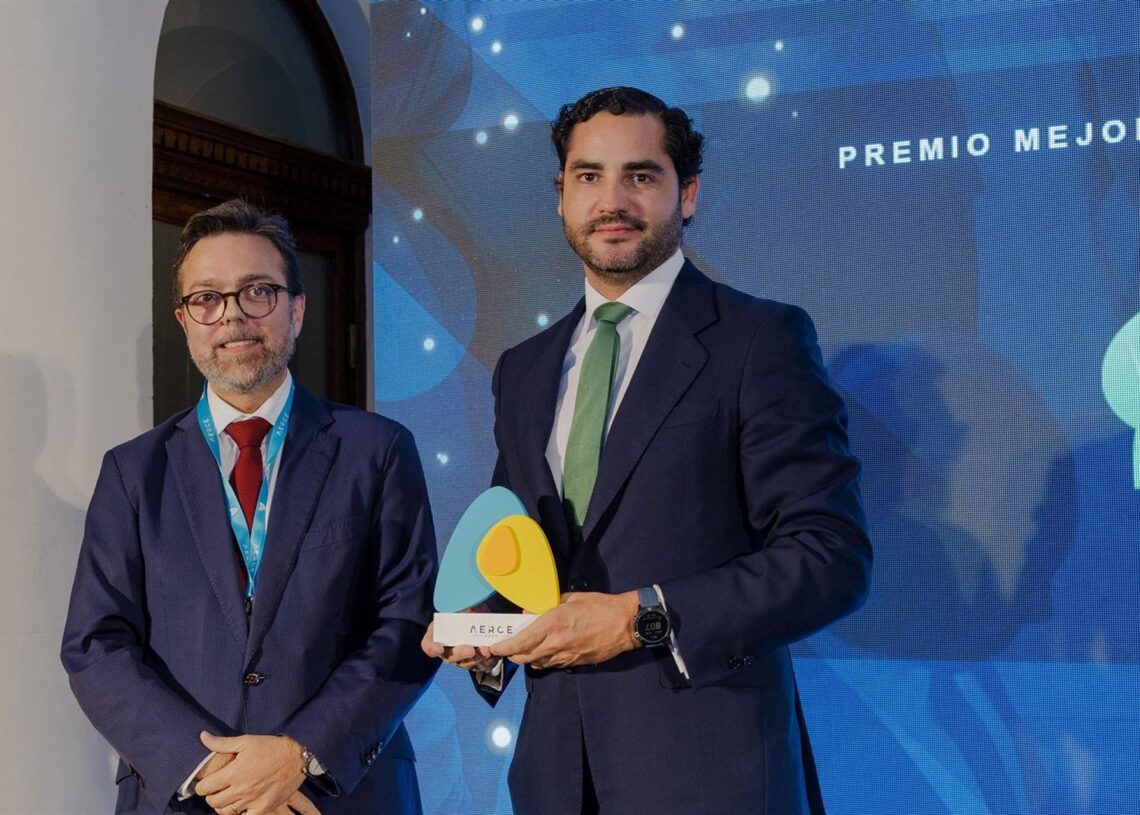 El director de Compras y Servicios Globales de Iberdrola, José Ignacio Sánchez-Galán García-Tabernero, recibe el premio AERCE al Mejor Proyecto de Digitalización en ComprasIBERDROLA