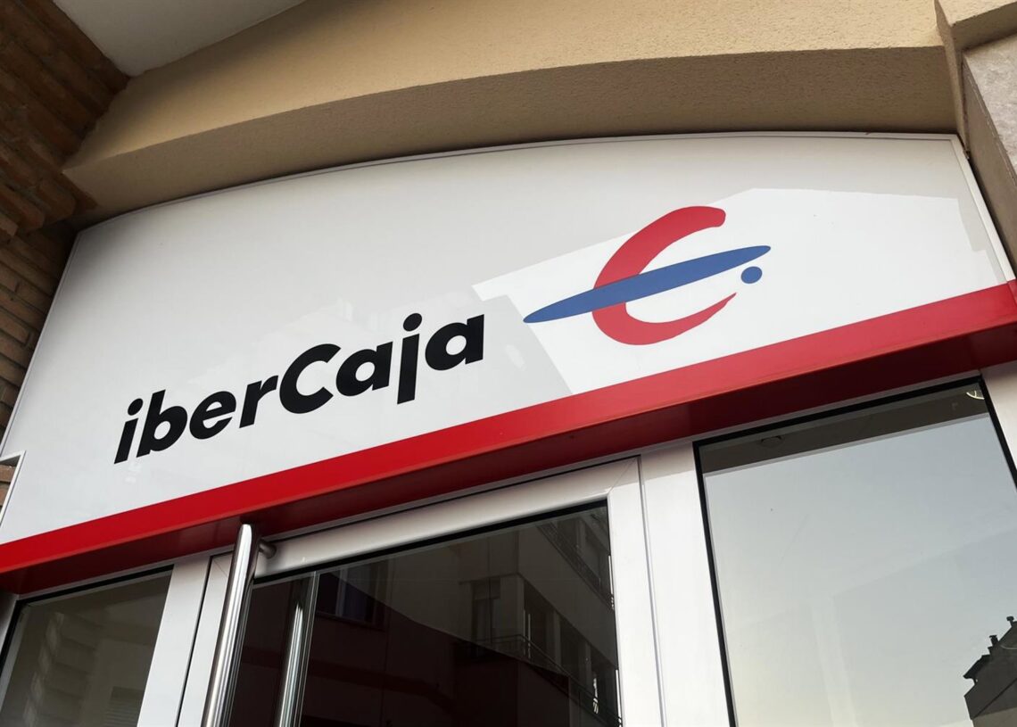 Archivo - Oficina de Ibercaja.EUROPA PRESS - Archivo
