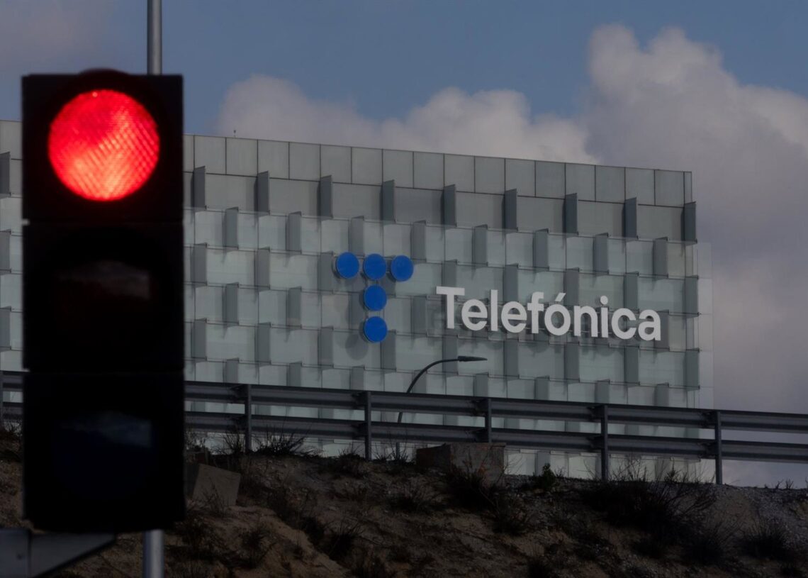 Archivo - Fachada de la sede de Telefónica, a 7 de noviembre de 2024, en Madrid (España). Eduardo Parra - Europa Press - Archivo