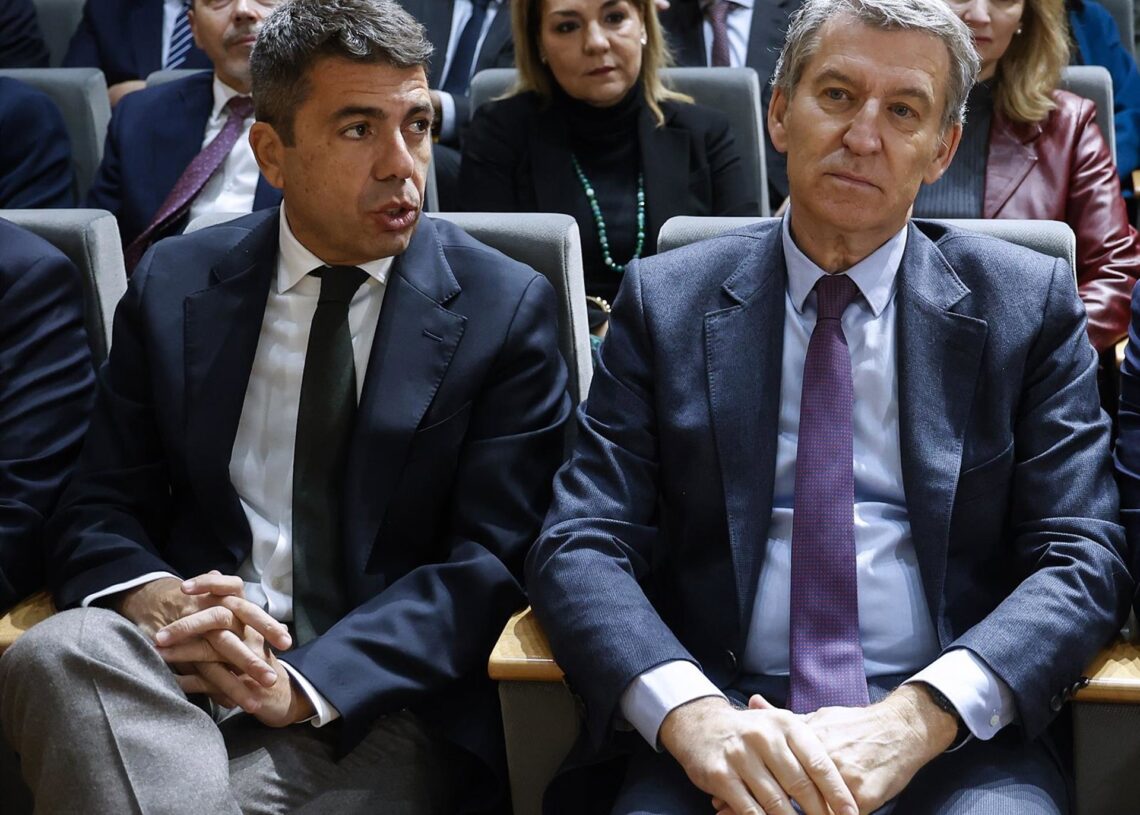 Archivo - El presidente de la Generalitat valenciana, Carlos Mazón, y el líder del PP, Alberto Núñez Feijóo.EUROPA PRESS - Archivo