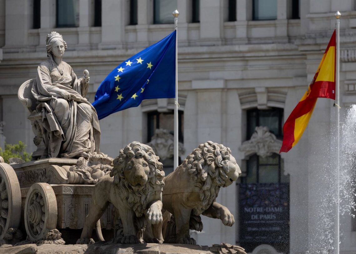 Archivo - Bandera de la Unión Europea, en la plaza de Cibeles, a 9 de mayo de 2024, en Madrid (España).Eduardo Parra - Europa Press - Archivo