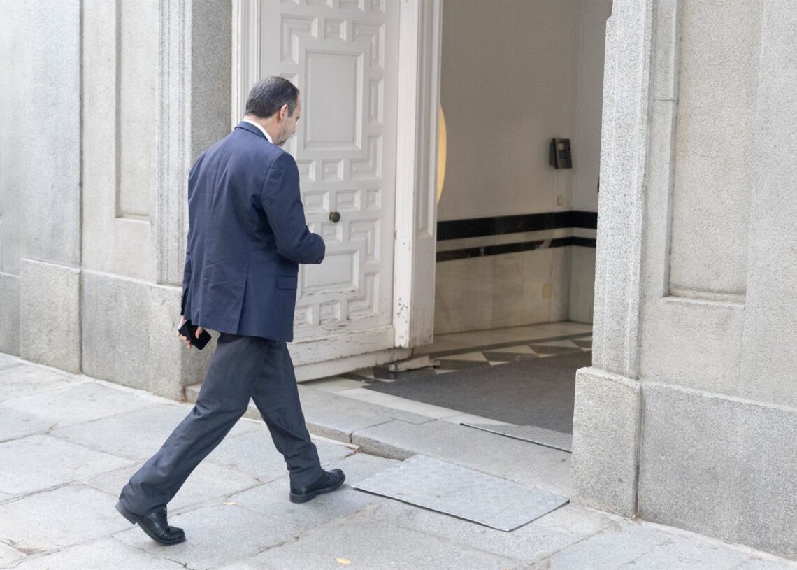 El exministro de Transporte José Luis Ábalos, a su llegada al Tribunal Supremo para declarar como investigado, a 15 de octubre de 2025, en Madrid (España).Eduardo Parra - Europa Press