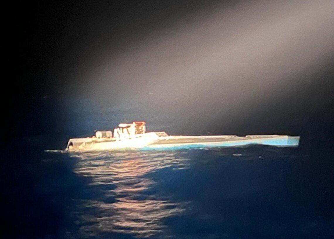 Semisumergible con cocaína interceptado por la Policía Judicial de Portugal en aguas del océano AtlánticoPOLICÍA JUDICIAL DE PORTUGAL