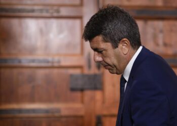El presidente en funciones de la Generalitat valenciana, Carlos Mazón, tras anunciar que presentaba su dimisión.Rober Solsona - Europa Press